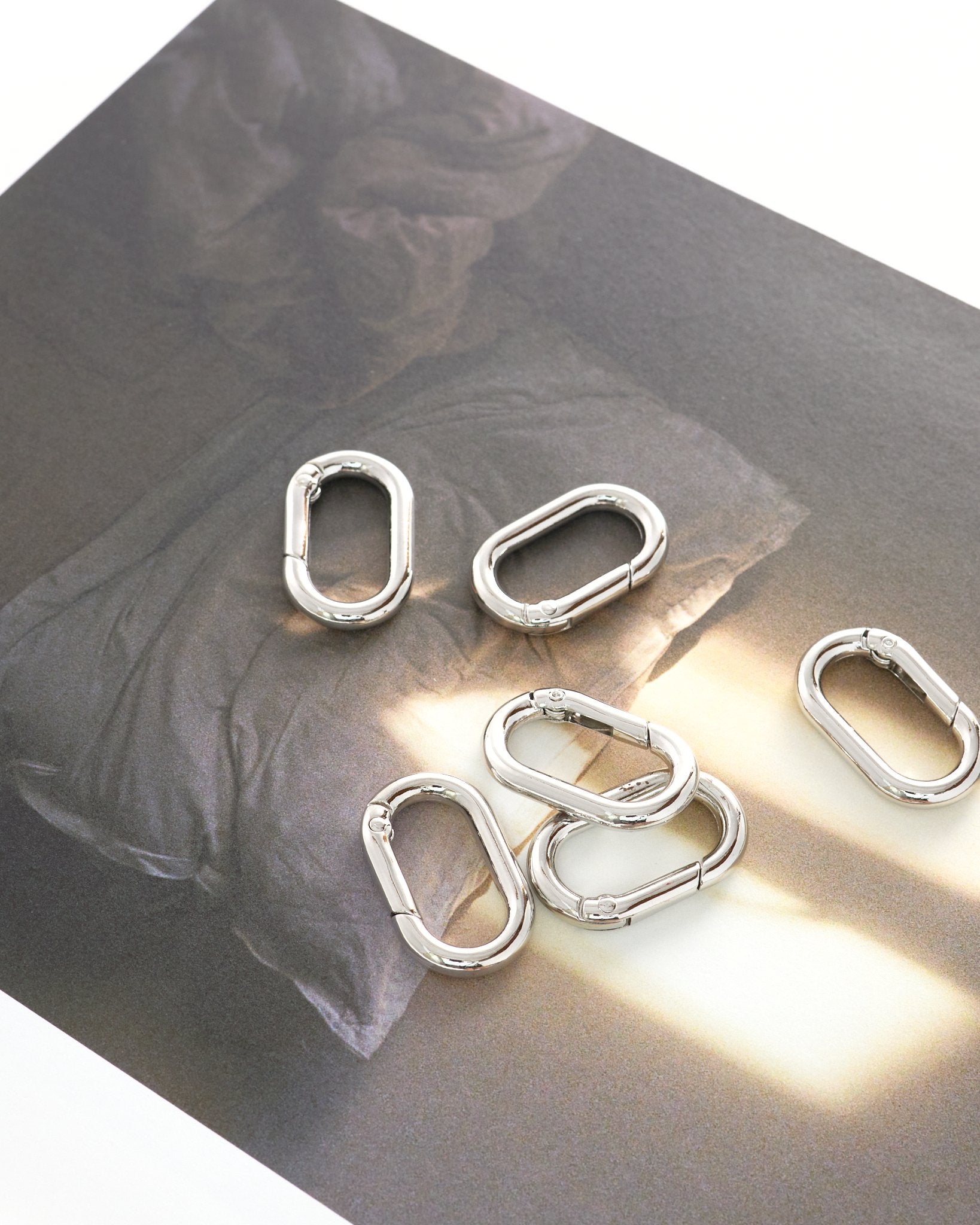 カラビナ 楕円型 内径約26mm 5個入り JPC0224-26 - アクセサリーパーツ