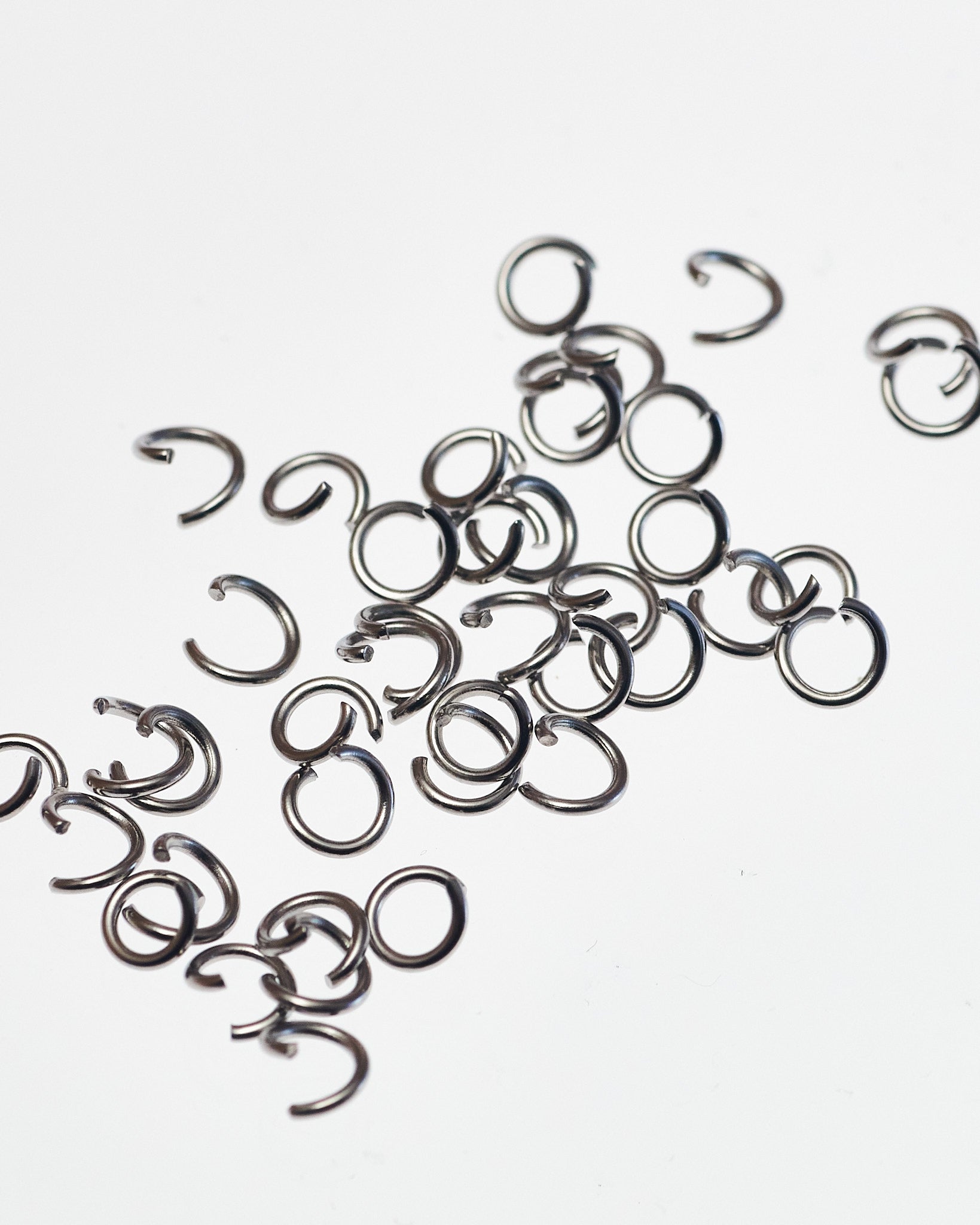丸カン 直径4mm 線径0.6mm 約200個 JPC0081 - アクセサリーパーツ