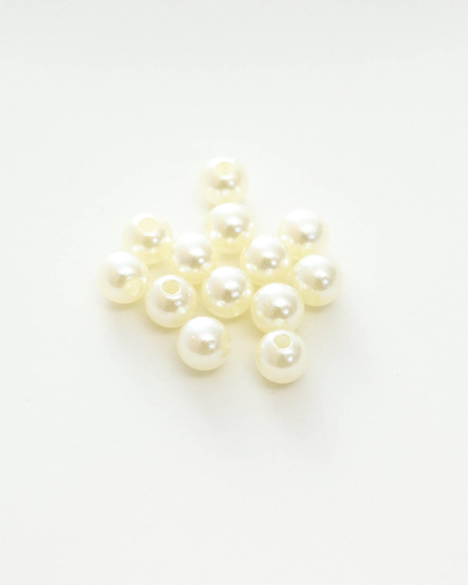 ピース 樹脂ビーズ 直径8mm 両穴タイプ JPC0094-1 - アクセサリーパーツ・資材