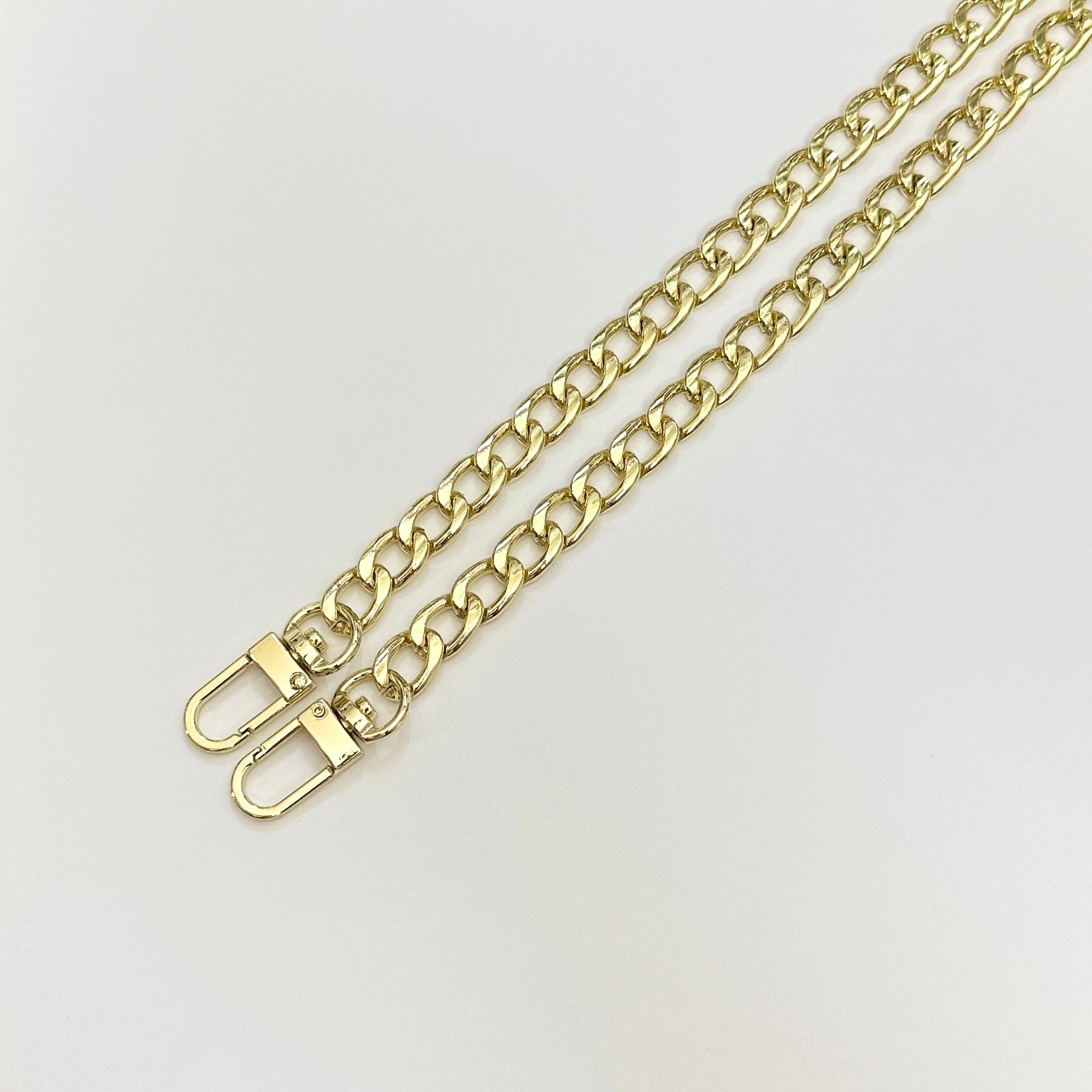 カン付き バッグチェーン 持ち手 約110センチ JPC0131 - 1 バッグチャーム ナスカン 手芸 アクセサリーパーツ  資材 素材基礎金具 鎖 くさり 鞄 キー 鍵 - ジャパンパーツセンター