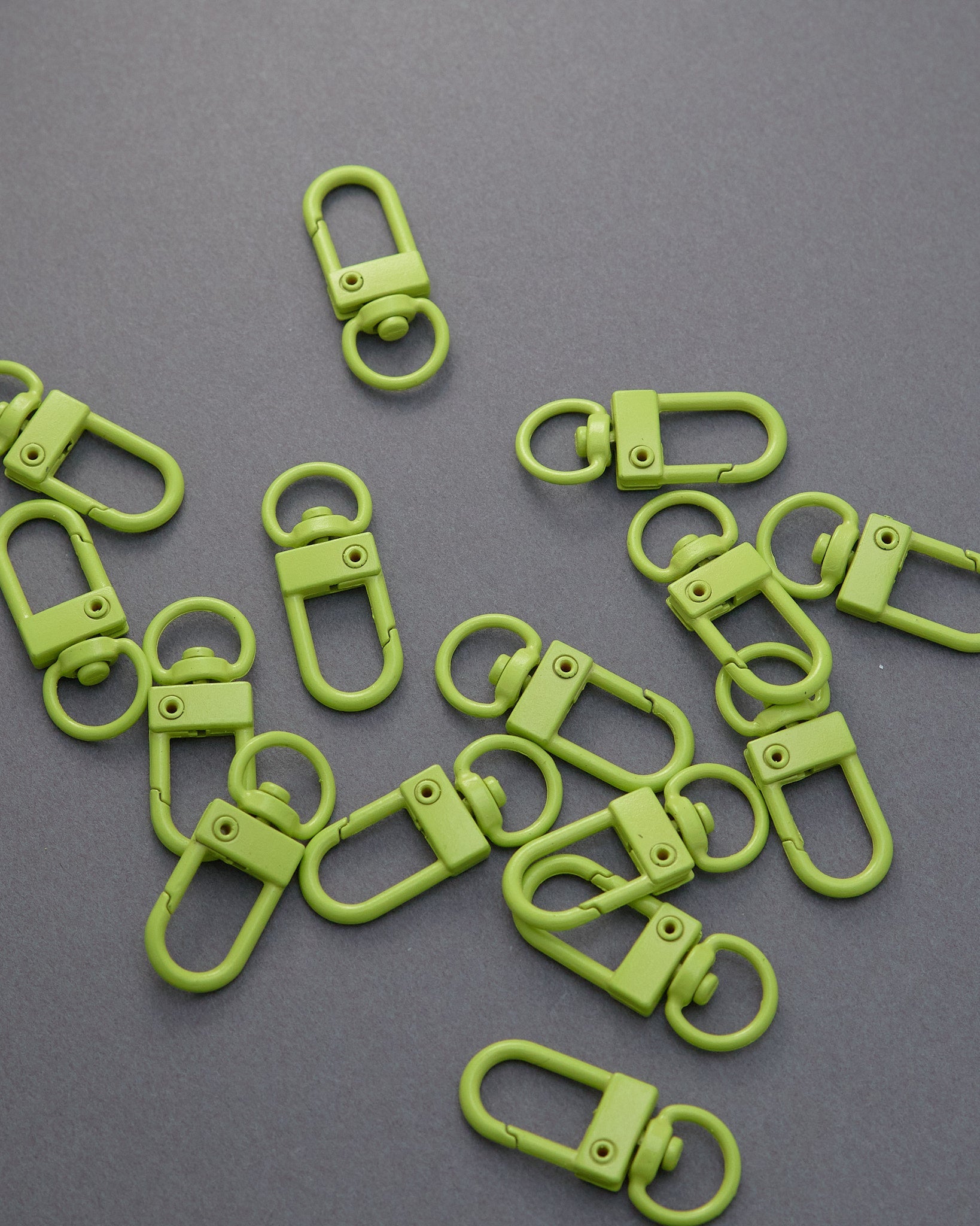 カラースナップフック 約14mm×30mm JPC242 - アクセサリーパーツ・資材