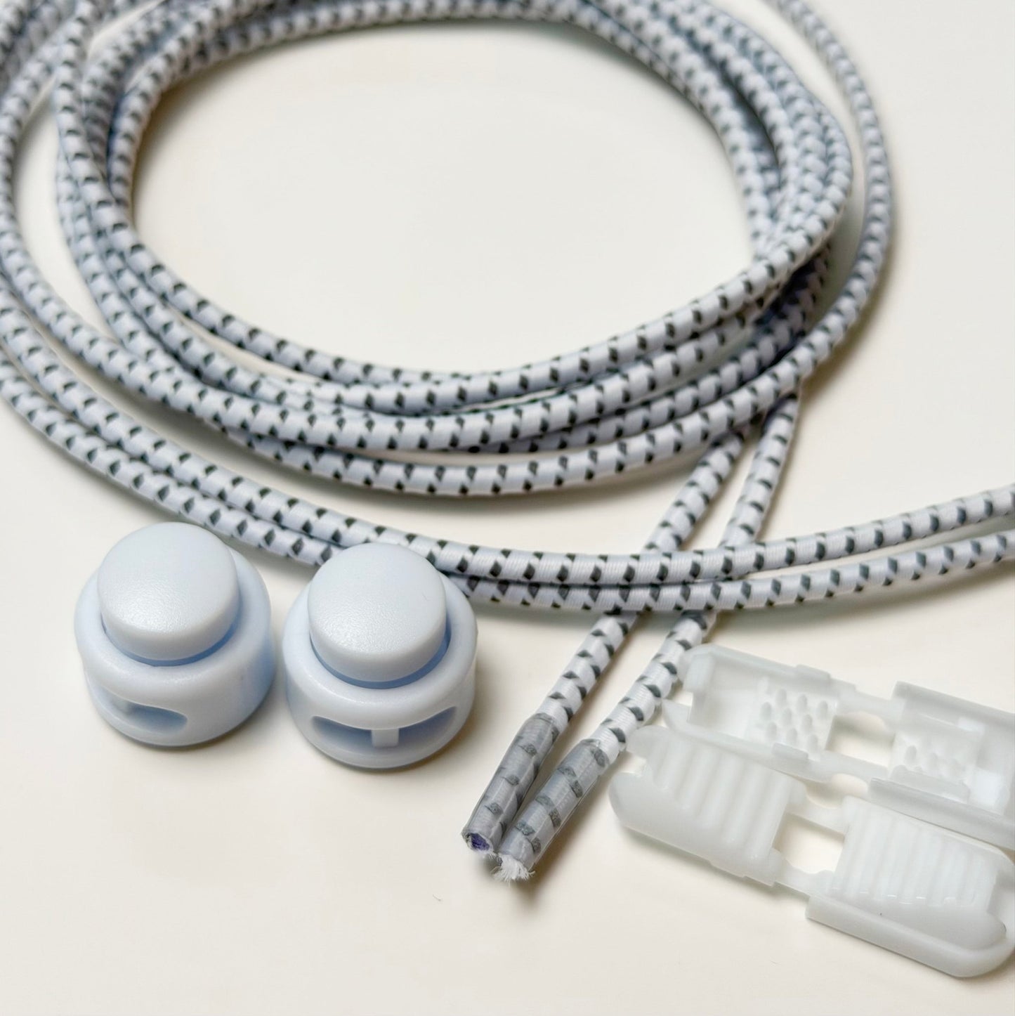 丸ゴム弾力タイプ 反射材入り 夜光シューレース アウトドアゴム 3ｍｍ 長さ1.2M×2本入り JPC0137ゴムロープ ゴム紐 丸ゴム 高伸縮性 カット 手芸 アウトドア DIY アウトドア キャンプ ゴムバンドテンションコード ゴムロープ 多目的ロープ ショックコード 弾性コード ストレッチコード - ジャパンパーツセンター