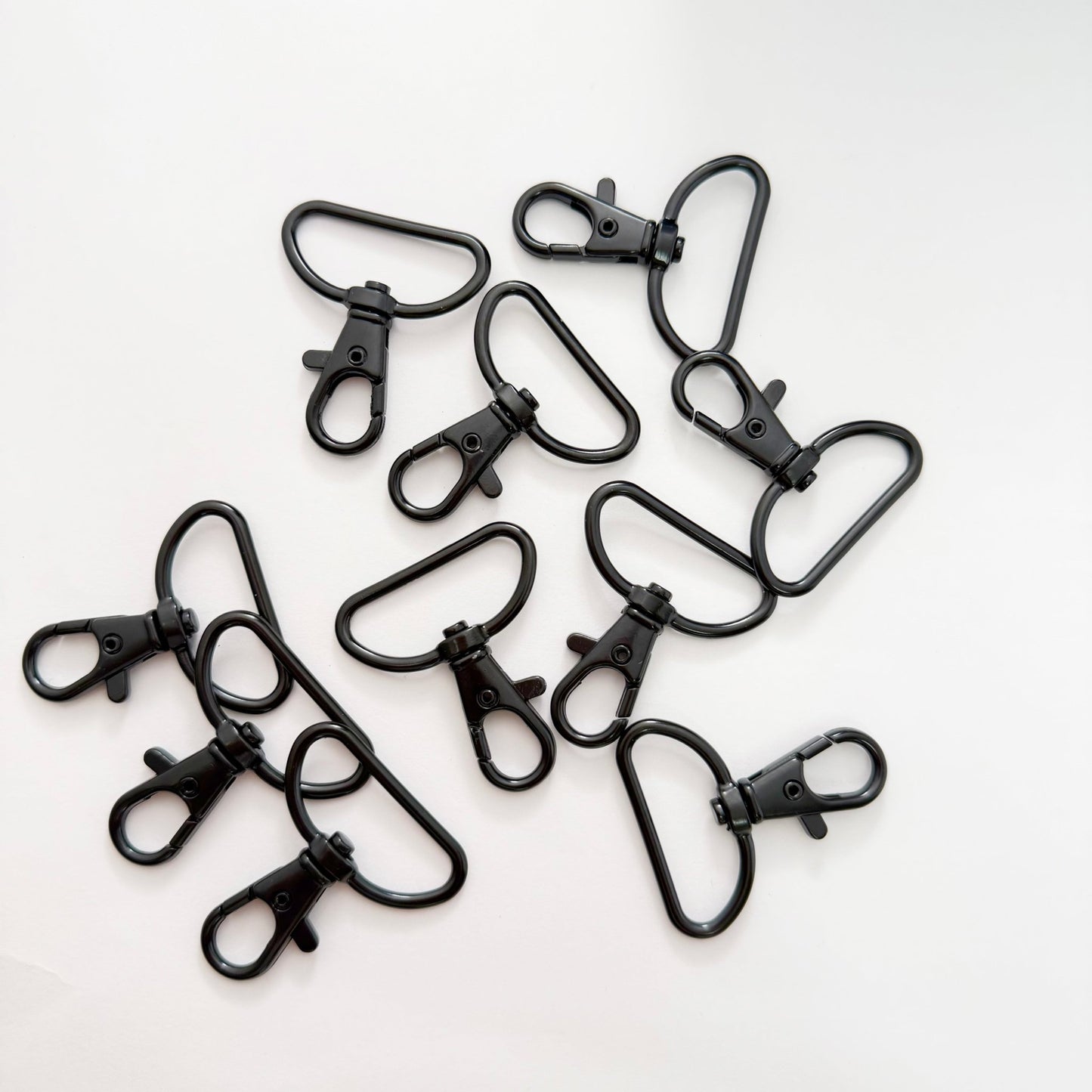 ナスカン 尾内径約 30mm尾内線径２ｍｍ 高品質　10個入り JPC0110 - 30 ナスカンまとめ買い 卸 業務用 問屋 お徳用 作家 バッグ カバン 金具 フック ゴールド シルバー ブラック キーホルダー パーツ 持ち手 ショルダー 回転 クリップ DIY ハンドメイド 手芸 手作り - ジャパンパーツセンター