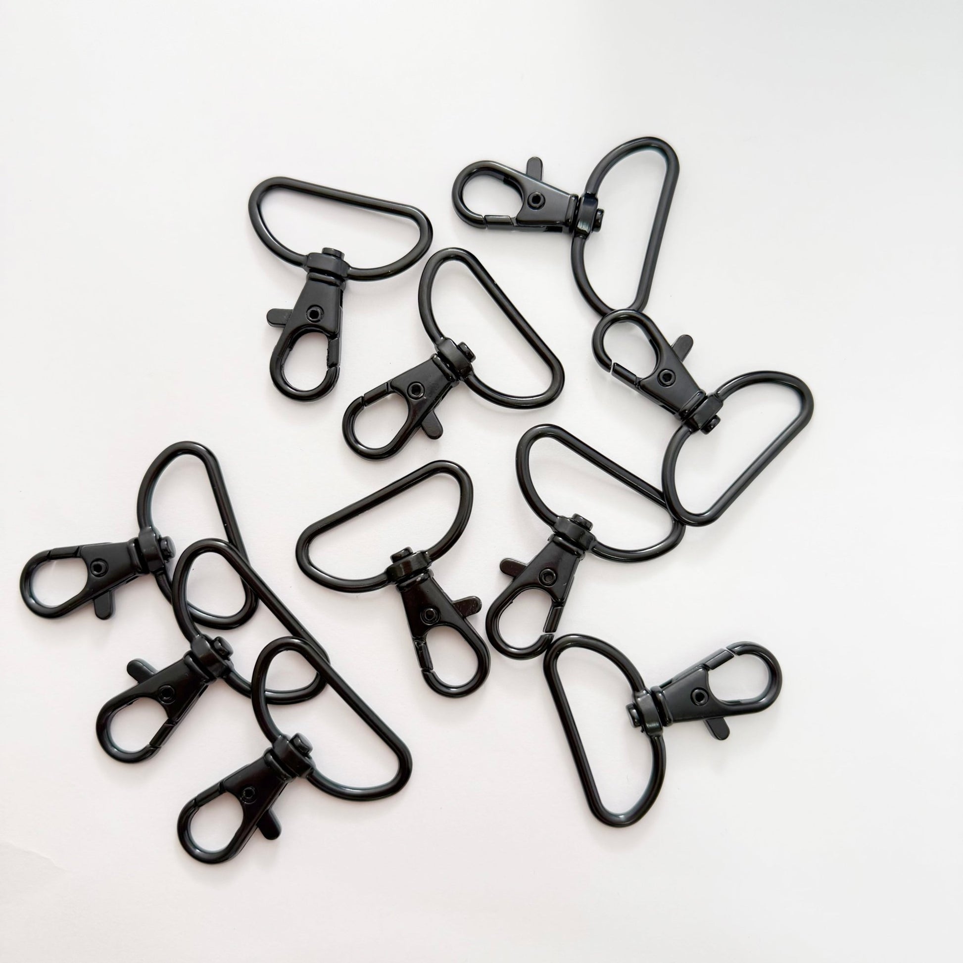 ナスカン 尾内径約 30mm尾内線径２ｍｍ 高品質　10個入り JPC0110 - 30 ナスカンまとめ買い 卸 業務用 問屋 お徳用 作家 バッグ カバン 金具 フック ゴールド シルバー ブラック キーホルダー パーツ 持ち手 ショルダー 回転 クリップ DIY ハンドメイド 手芸 手作り - ジャパンパーツセンター