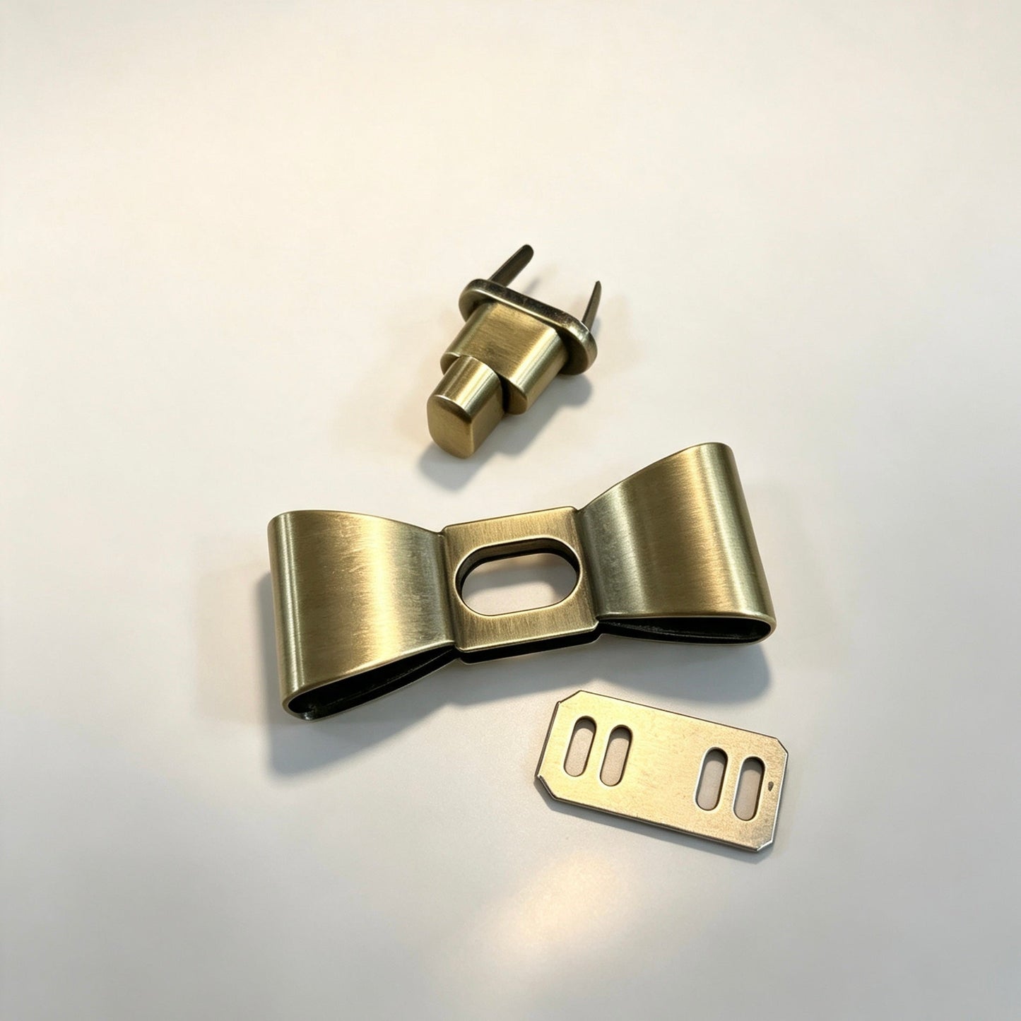 リボン型 バッグ金具 バッグ用留め具 55mm JPC1155 メタルパーツ 4色展開 バッグリメイク ハンドメイド DIY 手芸用品 高級感 アクセサリーパーツ - ジャパンパーツセンター