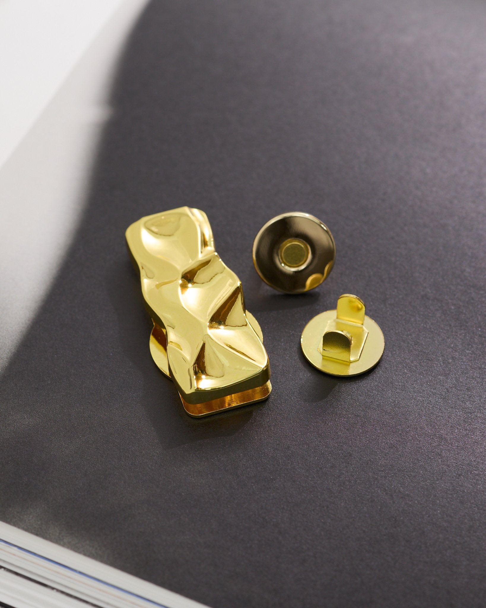 アクセサリー myb マグネットホック付き金具 約34mm×28mm JPC0205 - アクセサリーパーツ