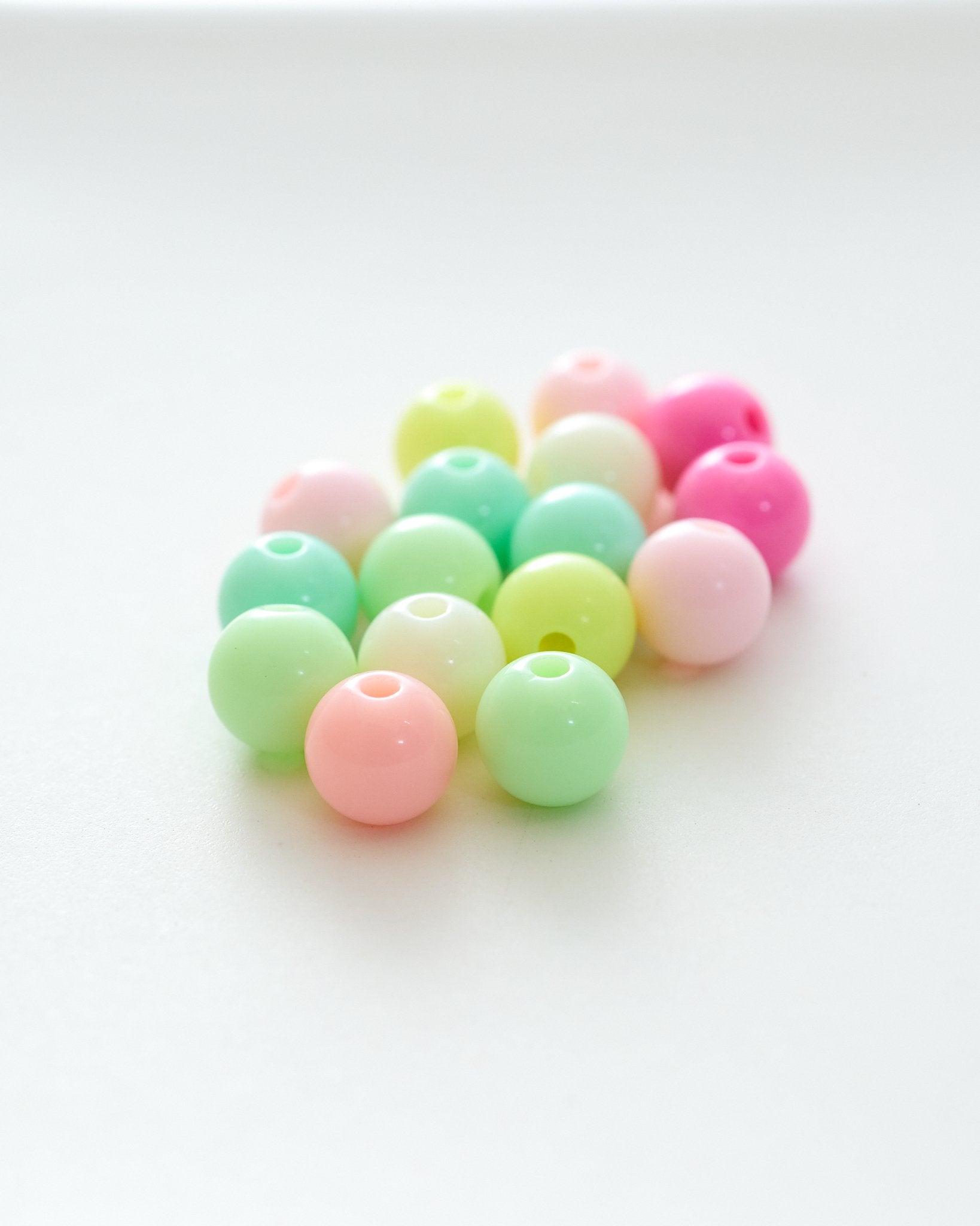 樹脂パール 両穴開き 直径約8mm JPC0102 - アクセサリーパーツ・資材の